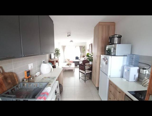 2 BEDROOM APARTMENT FOR SALE IN GLEN MARAIS